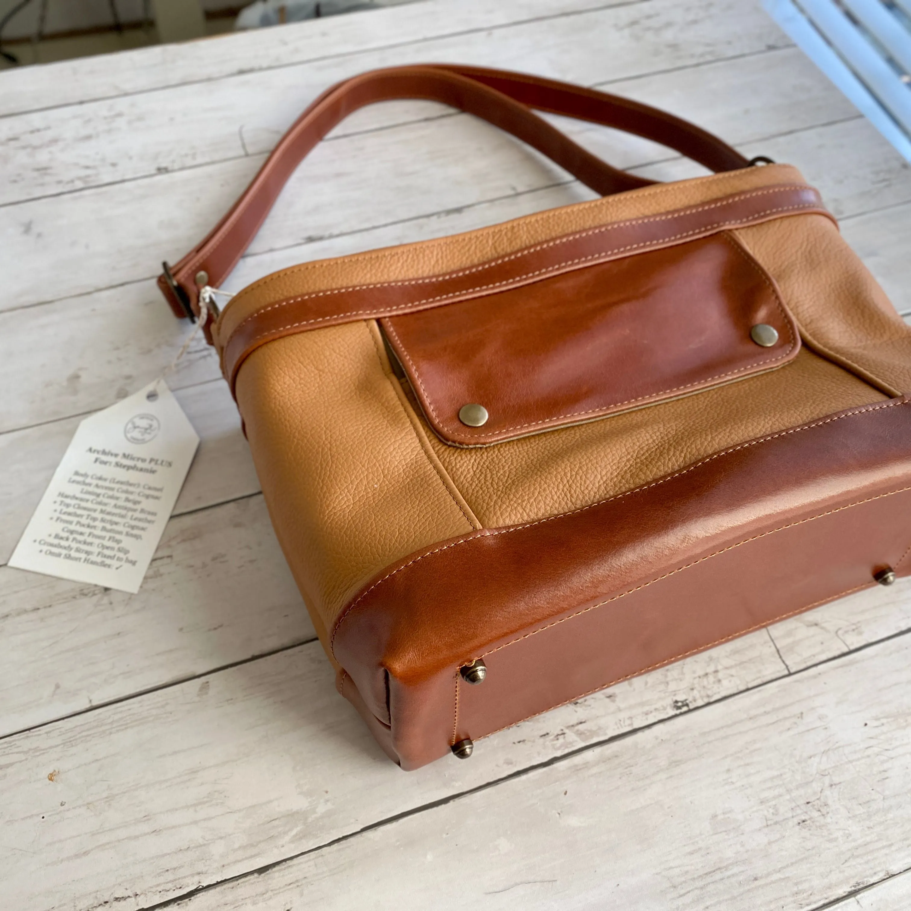Archive Micro Plus in Camel, Cognac