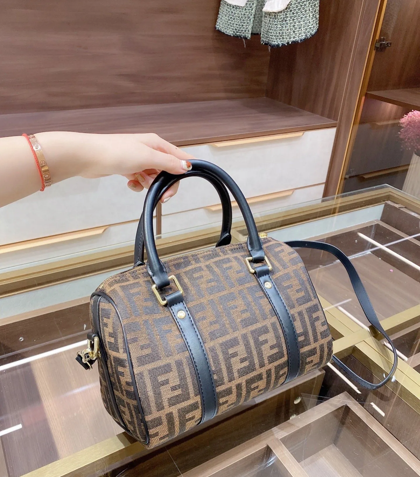 EN   Designer bags by Fendi 151