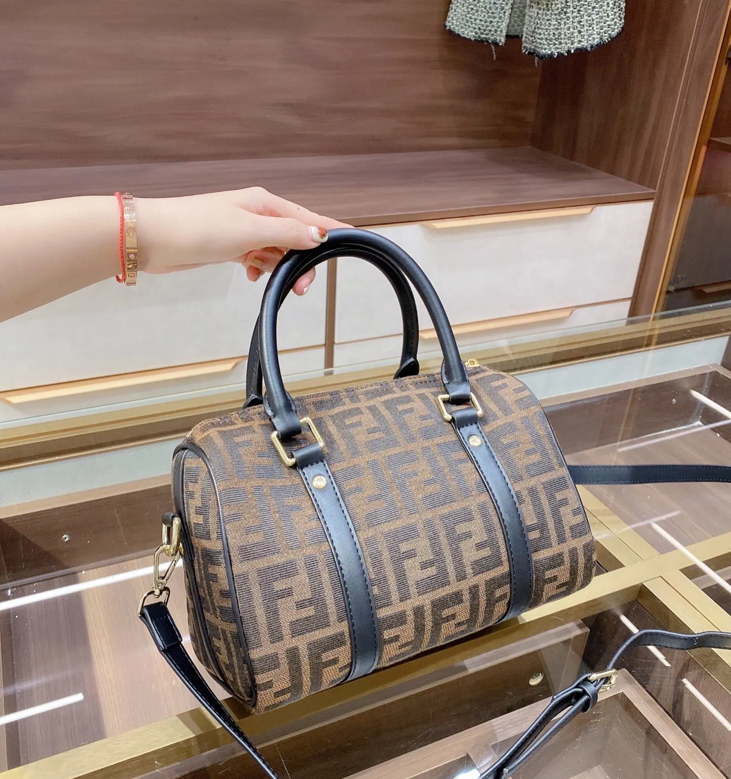EN   Designer bags by Fendi 151