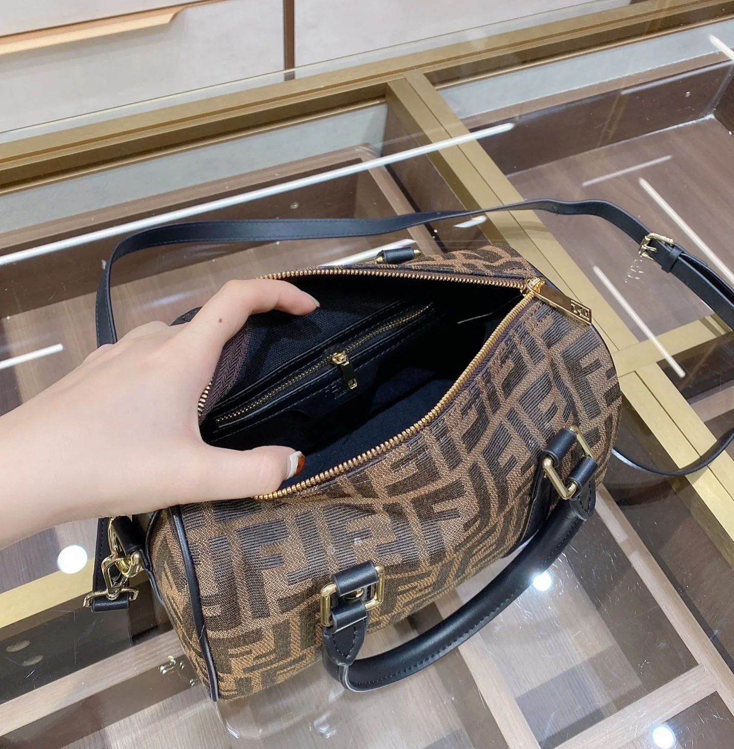 EN   Designer bags by Fendi 151
