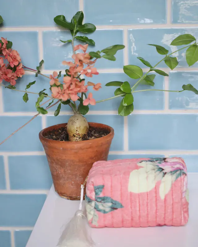 Makeup Bag Velvet - Pink Posy