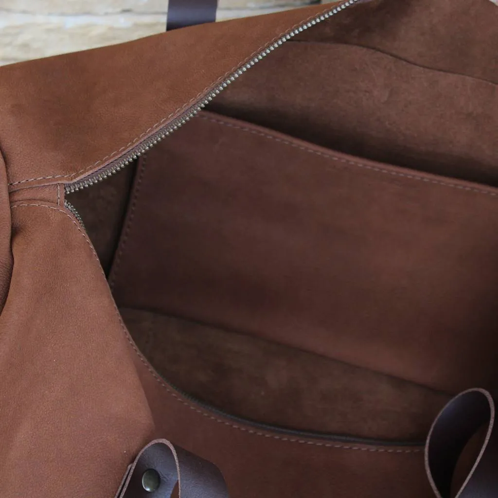 Weekender and duffel leather bag