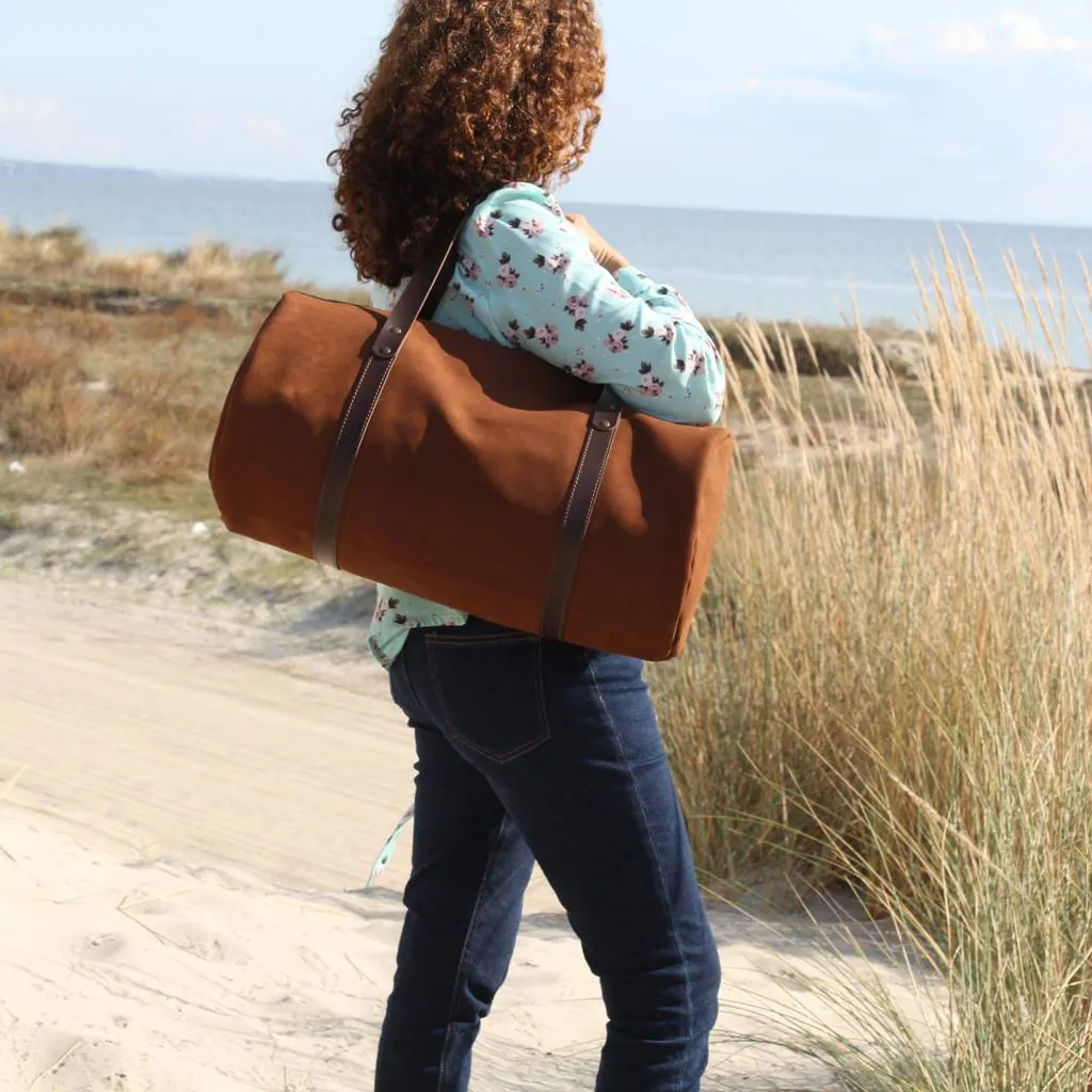 Weekender and duffel leather bag